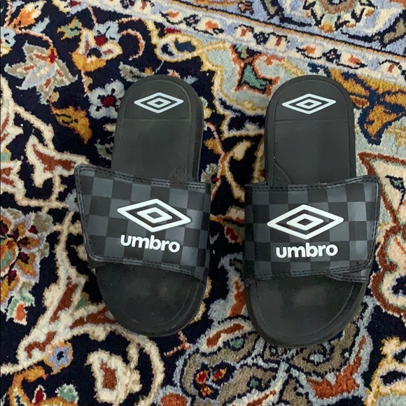 Umbro Other - Umbro kids slides in small (13)